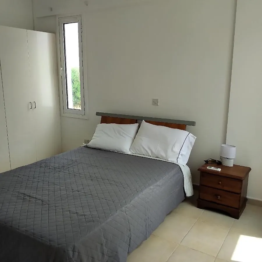 لارنكا Poseidon Gardens - Beachfront Spacious Apartment 0*,  قبرص